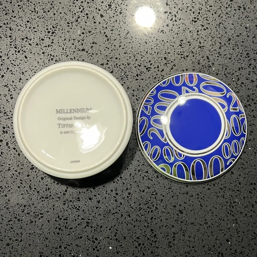 Millennium trinket box‎